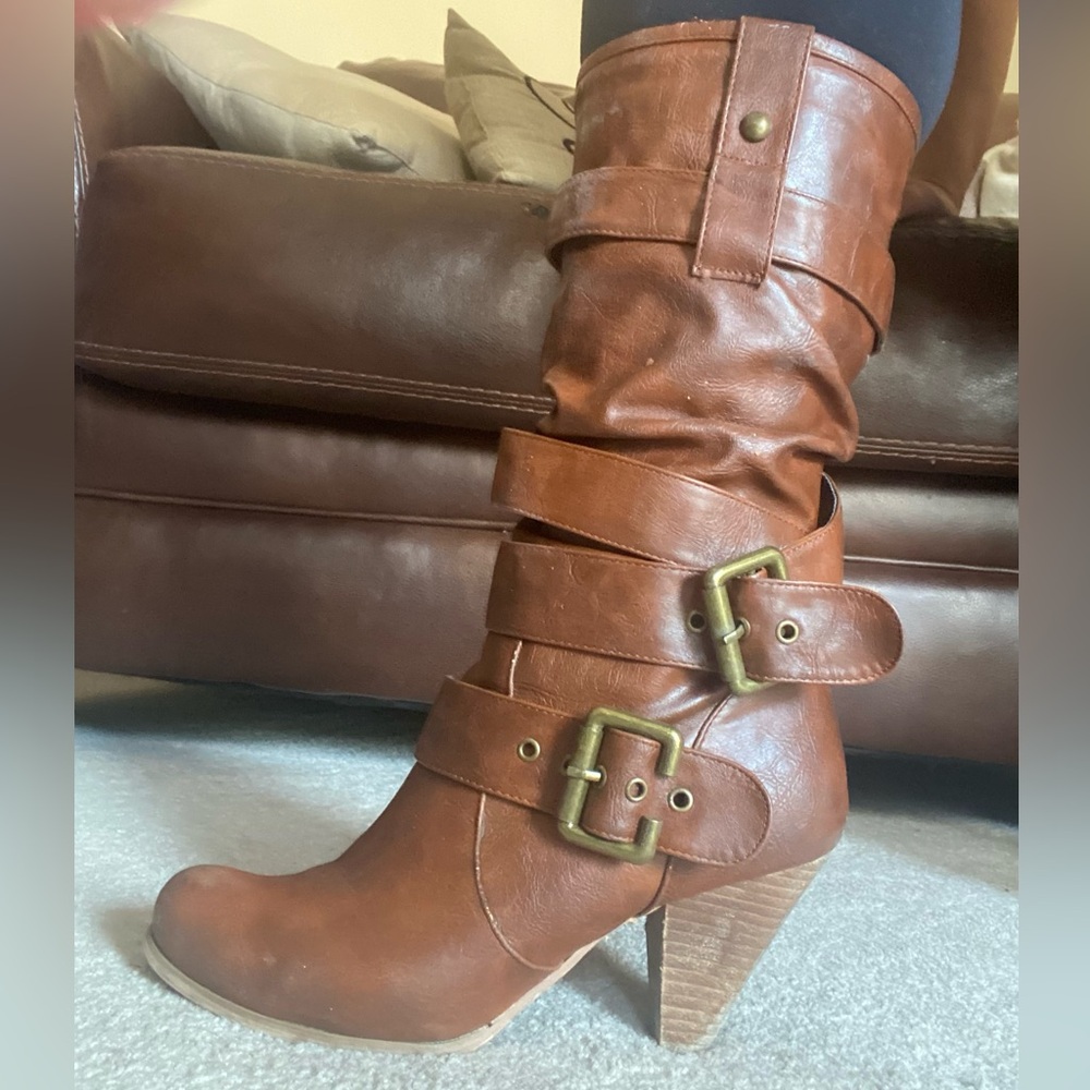 Steve Madden Cognac mid calf inside zip buckled boot. Size 10. Stacked 3.5” heel